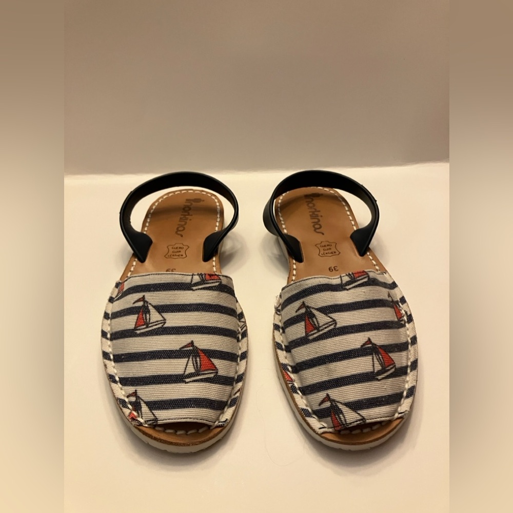 Norkinas Shoes, Nautical Sailboat Design, Size 39, Excellent preowned condition
